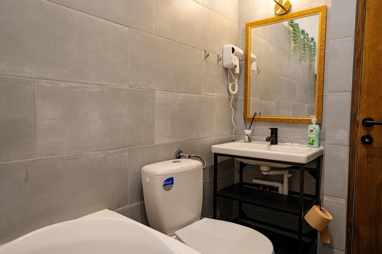 Old Town Jacuzzi Studio Boekarest Buitenkant foto