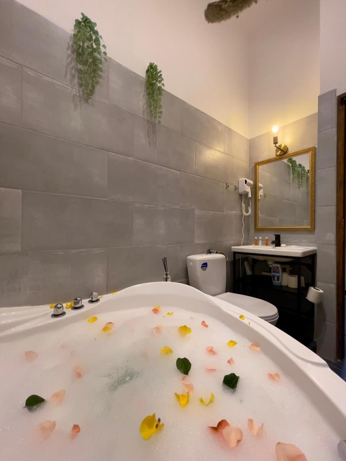 Old Town Jacuzzi Studio Boekarest Buitenkant foto